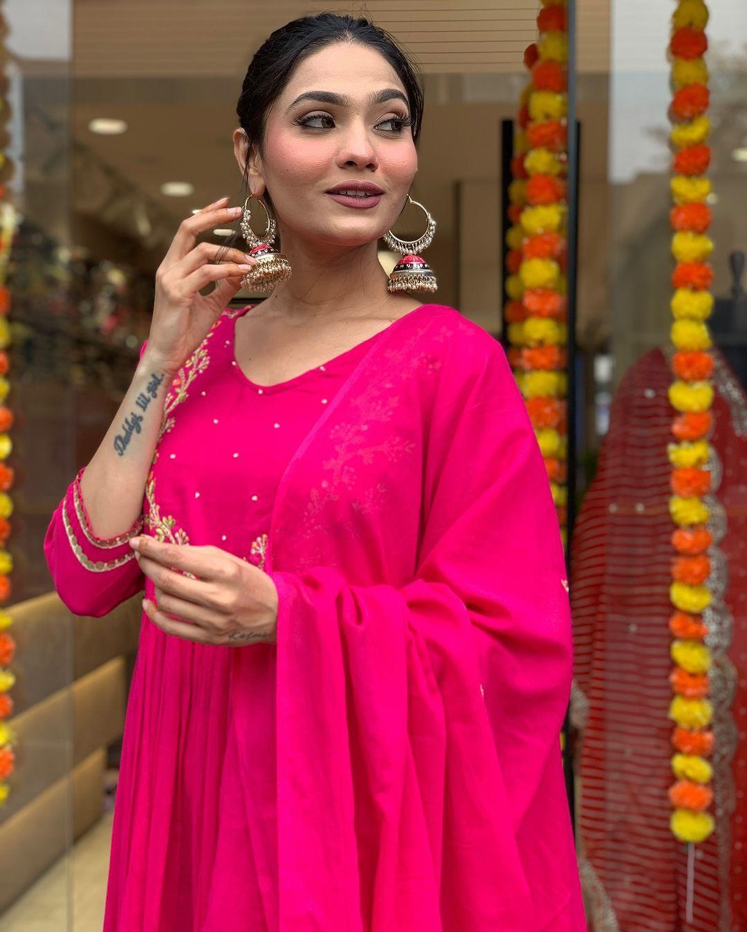 Our exclusive collection is here Kurta Set - Image 5