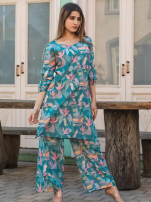 Women style combinations like printed kurta set