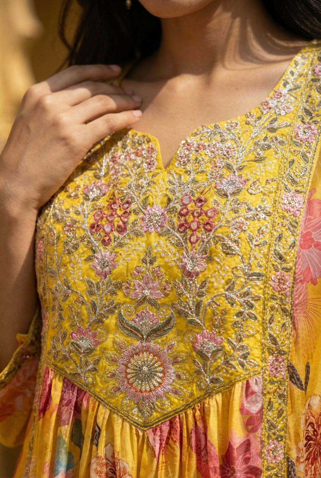 Vastrhouse Embroidered Kurta, Trouser/Pant - Image 4