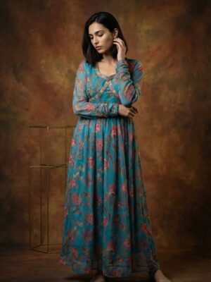 Vastrhouse Embroidered Kurta\Gowen